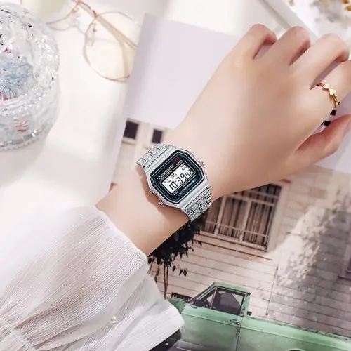 Image de Montre LED Rétro Unisexe - Style Sportif & Élégant