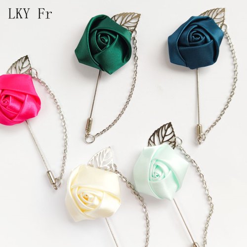 Image de Boutonnière Mariage Rouge & Ivoire - Élégance Masculine