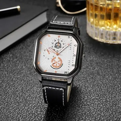 Image de Montre Homme Quartz - Cadran Carré Noir, Bracelet Cuir PU