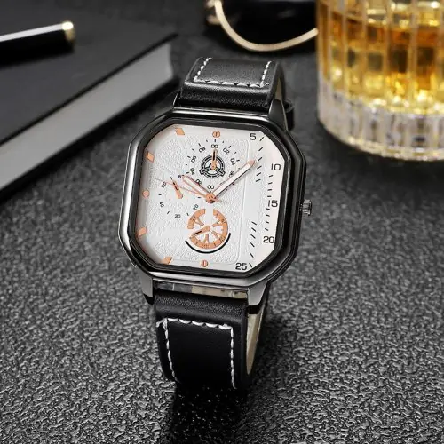 Image de Montre Homme Quartz - Cadran Carré Noir, Bracelet Cuir PU