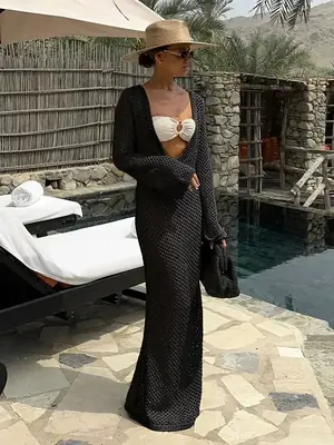 Image de Robe Maxi Tricotée Col en U - Tenue de Plage Élégante
