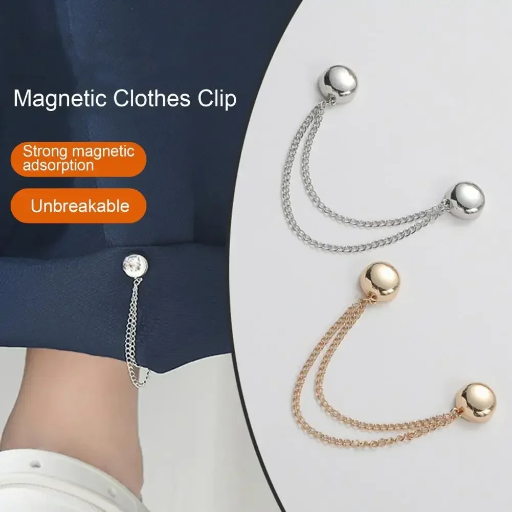Imagen de Clip Magnético Multifunción para Ropa con Cadena y Botones de Metal – Ideal para Bufandas, Pantalones, Piernas y Manguitos