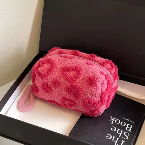 Imagen de Bolsa de Cosméticos Kawaii en Lana de Cordero - Organizador de Maquillaje