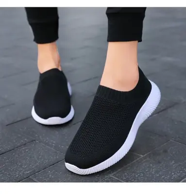 Image de Baskets de Danse Respirantes - Noir & Rouge