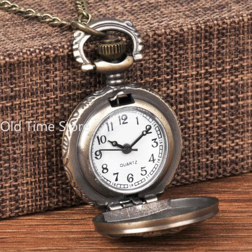 Afbeelding van Vintage Sovjet Zakhorloge met Sikkel en Hamer - Bronzen Kettingklok