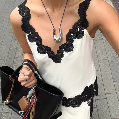 Image de Veste en Cuir Noir Femme - Style Moto Décontracté