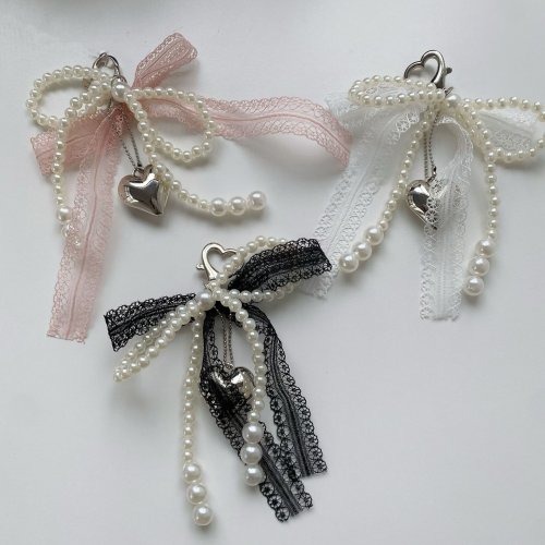 Imagen de Llavero con Encaje y Perlas - Accesorio Elegante para Mujer