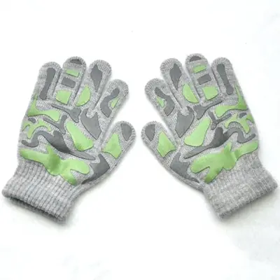 Image de Gants Tricotés Antidérapants pour Enfants - Camouflage Hiver
