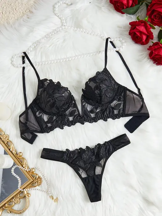 Image de Lingerie Florale Romantique - Ensemble Séduisant Saint-Valentin