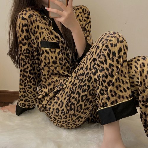 Zdjęcie Elegancki Zestaw Piżam Damskich w Druk Leopardowym – Wygodna Odzież Domowa z Długimi Rękawami na Wiosnę i Jesień