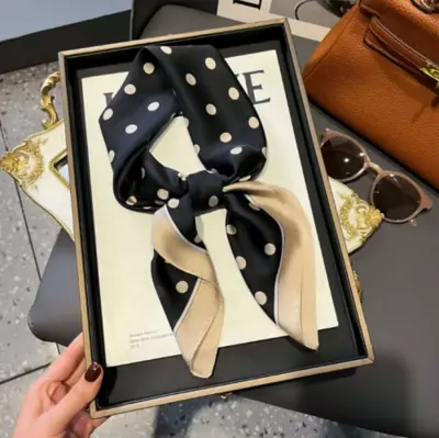 Image de Foulard Soie 70cm - Élégance & Polyvalence