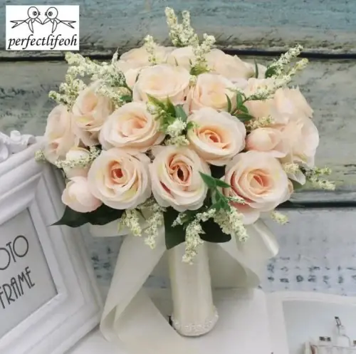 Image de Bouquet de Demoiselle d'Honneur - Roses Artificielles Blanches