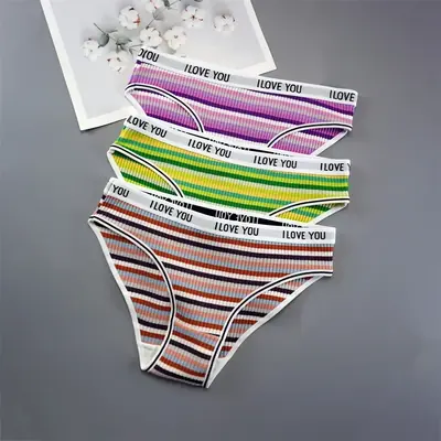 Image de Ensemble Lingerie 3 Pièces Imprimé Lettres - Confort & Style