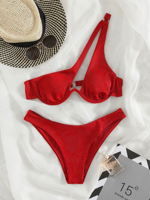 Imagen de Bikinis Sexys 2023: Estilo y Elegancia en la Playa