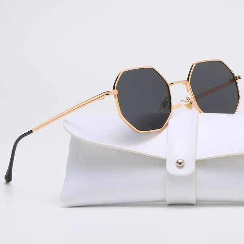 Immagine di Occhiali da Sole Vintage in Metallo Poligonale - Design di Lusso