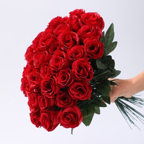 Image de Bouquet de Roses Rouges Artificielles - Décoration Élégante
