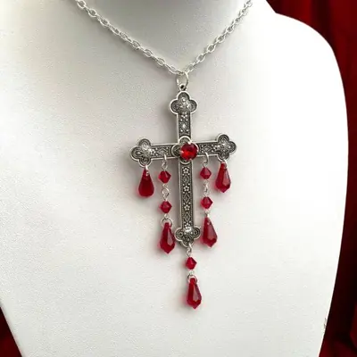 Image de Tour de Cou Gothique Rouge en Velours avec Croix