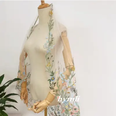 Image de Voile de Mariée Dentelle Fleurs - Longueur Bout des Doigts