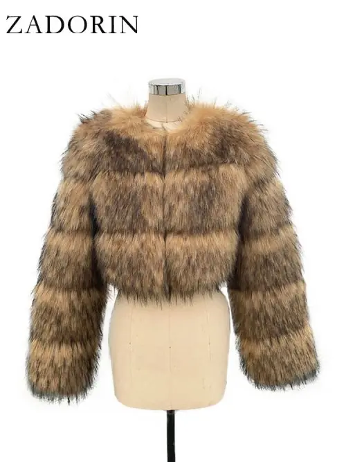 Image de Manteau Court en Fausse Fourrure de Raton Laveur - Mode Hivernale Féminine