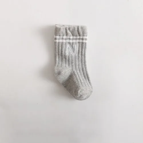 Grijs