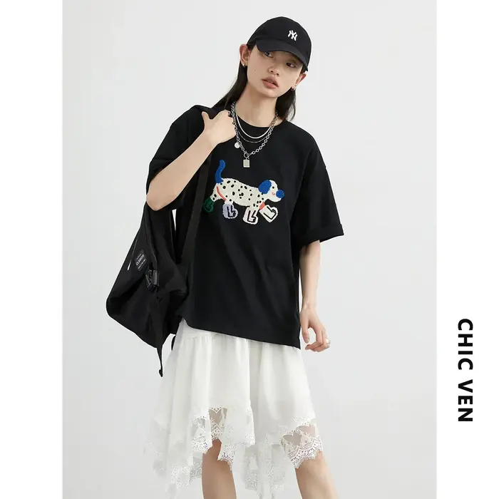 Image de T-Shirt Femme Chic Ven - Chien Brodé, Style Streetwear