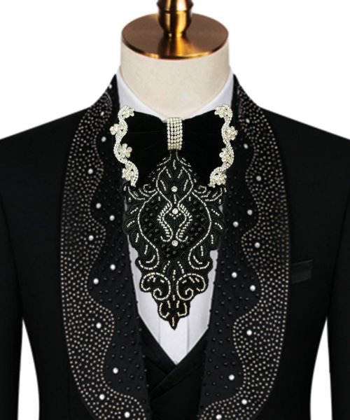 Image of Handcrafted Men's Silk Tie Set with Matching Brooch and Bow Tie – Elegant Formal Wear for Weddings, Business Events & Banquets