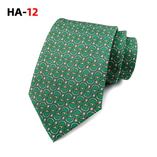 Immagine di Cravatta da Uomo in Seta Vintage - Eleganza Raffinata