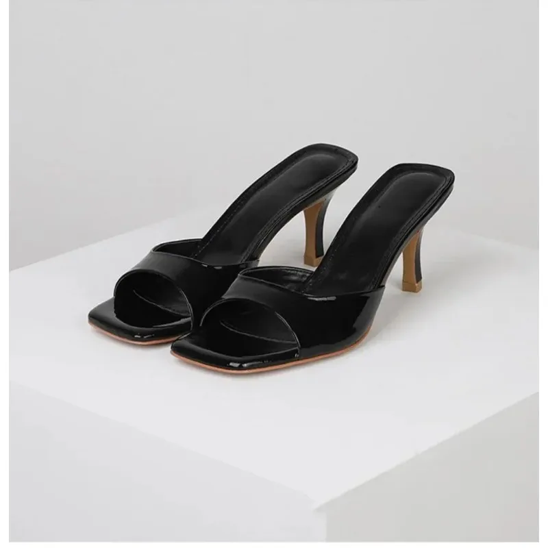 Imagen de Zapatillas de Mujer Elegantes con Punta Cuadrada