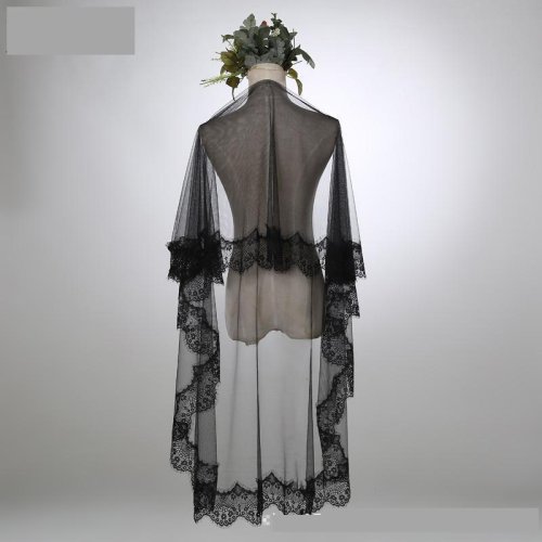 Immagine di Velo da Sposa Nero Personalizzato in Tulle Morbido con Pizzo e Applique, Lunghezza 3 Metri con Coda di Cappella – Ideale per Fotografie di Matrimonio