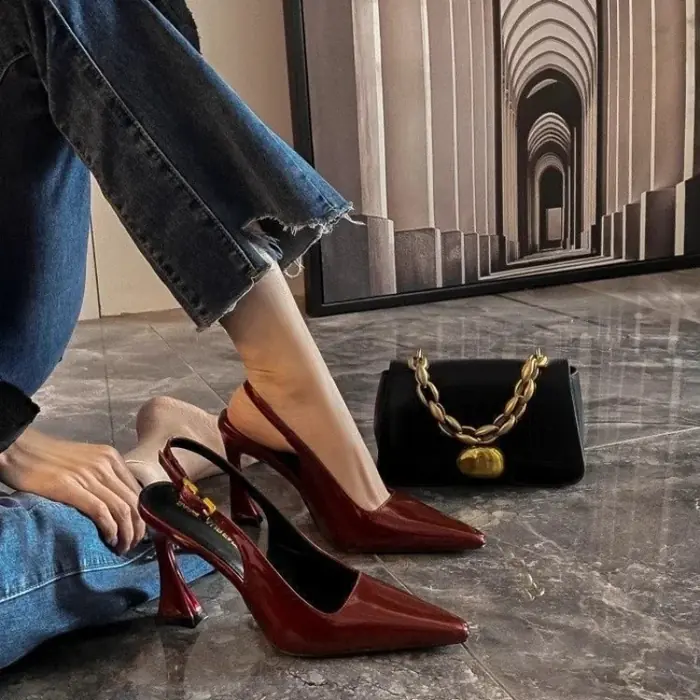 Image de Sandales à Talons Hauts Pointus - Mode 2025 pour Femmes