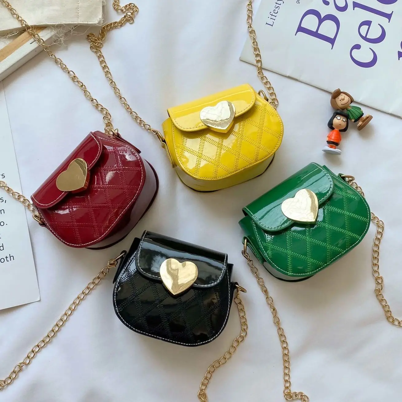 Afbeelding van Stijlvolle Lakleren Crossbody Tas voor Kinderen - Leuke Mini Schoudertas voor Meisjes met Modieuze Design en Praktische Functies