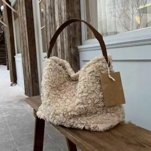 Image de Sac à Main Femme Luxe Automne-Hiver 2026 - Imitation Laine d'Agneau