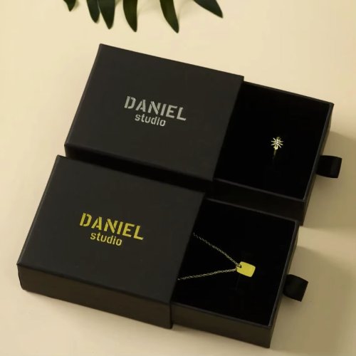 Afbeelding van Elegante Gepersonaliseerde Papieren Sieraden Doos met Sponslade – Perfect voor Kettingen en Ringen, Inclusief Gratis Aangepast Logo