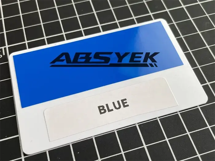 Brillant bleu