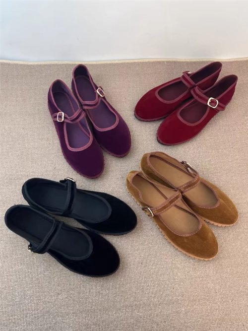 Imagen de Zapatos Mary Jane de Terciopelo Rojo para Mujer - Bailarinas Informales con Puntadas a Mano y Tacón Bajo