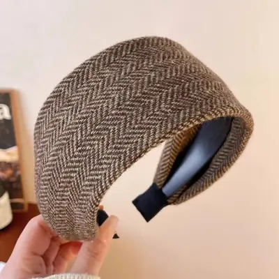 Image de Bandeau Vintage Large en Laine - Élégant & Chic