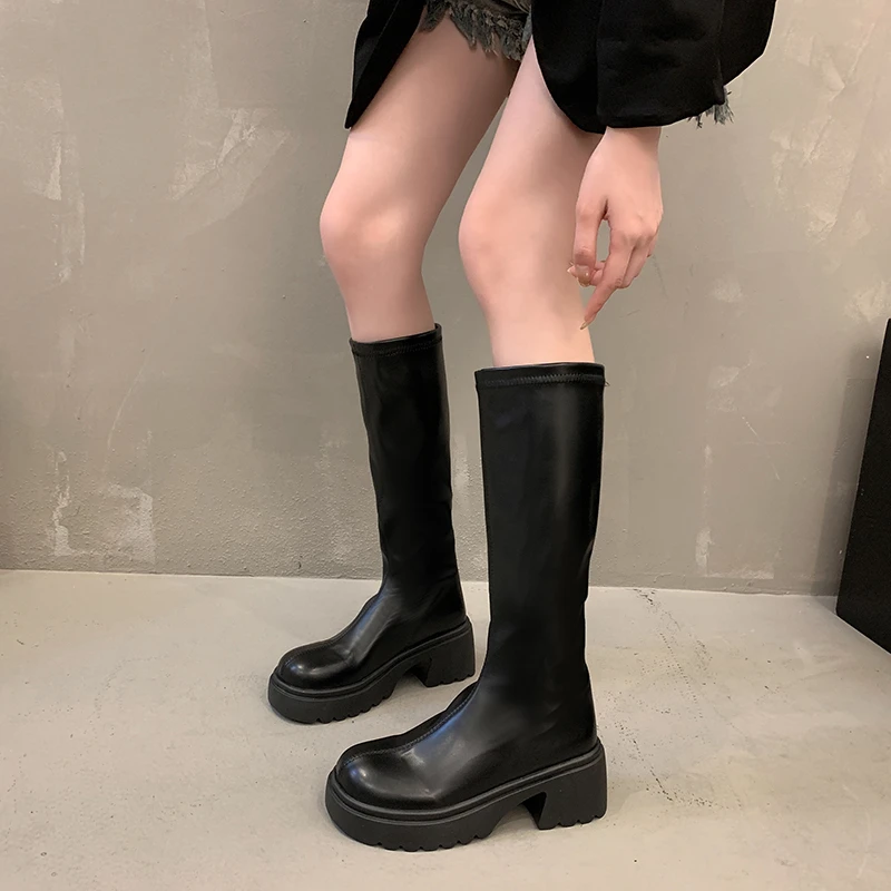 Bild von Herbst- und Winterstiefel mit dicker Sohle – Retro erhöhte Mittelstiefel aus Samt, warm, bequem & modisch für Damen
