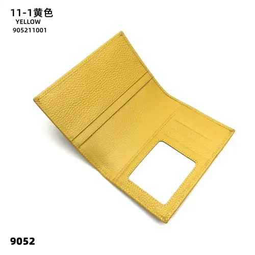 Image de Étui de Passeport en Cuir Véritable - Personnalisable & Pratique