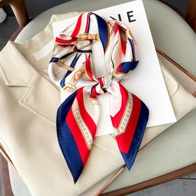 Image de Foulard Soie Luxe - Élégance & Versatilité