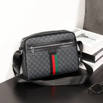 Image de Sac à Bandoulière Homme Luxe - Design Élégant & Pratique