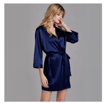 Image de Robe de Nuit Satinée Élégante - Style Mariée & Kimono Chinois