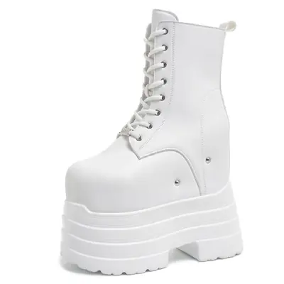 Image de Bottes Gothiques Noires à Plateforme - Style Punk & Urbain