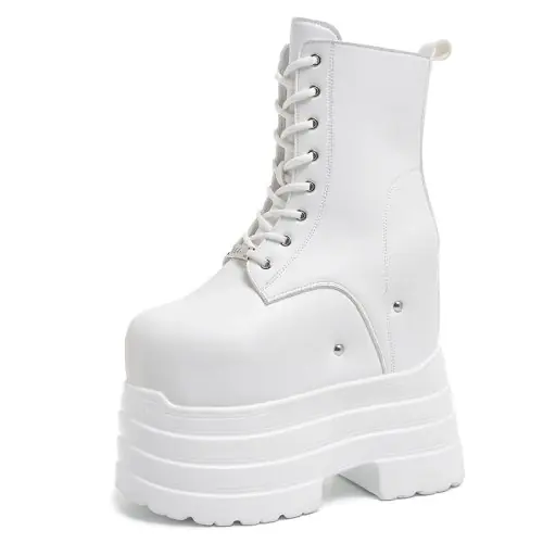 Image de Bottes Gothiques Noires à Plateforme - Style Punk & Urbain