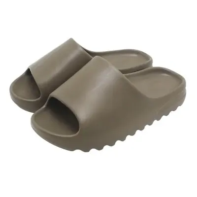 Image de Tongs d'Été Confortables pour Hommes et Femmes