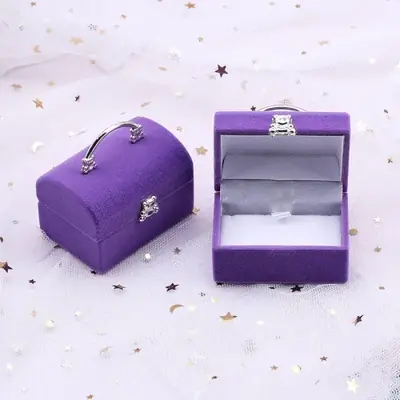 Image de Boîte à Bijoux en Velours - Élégante & Pratique