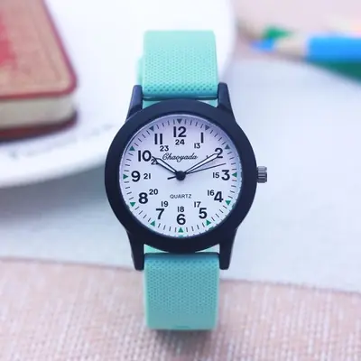 Image de Montre sport enfant 24h lumineuse silicone colorée