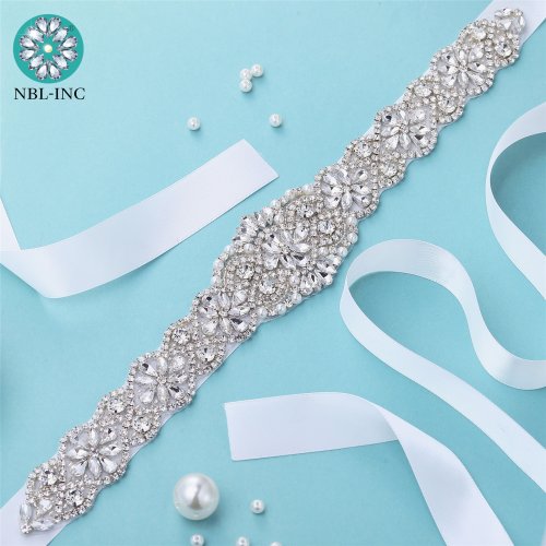 Immagine di Cintura da Sposa con Strass e Cristalli