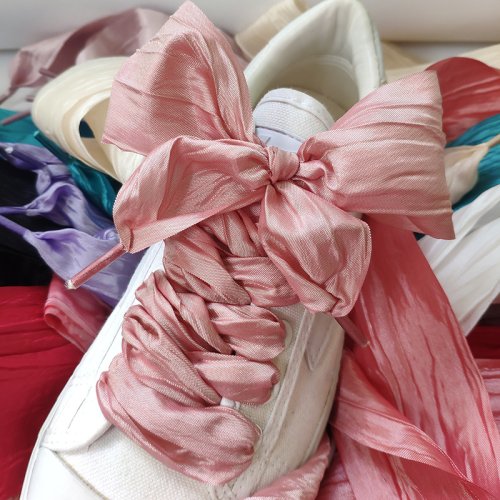 Afbeelding van 5 cm Brede Vlinderboog Schoenveters van Platte Zijde - Witte Casual Veters met Verstoorde Garenstructuur voor Stijlvolle Schoenen