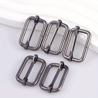 Image de Boucle Ardillon Métallique 5 Pièces - Accessoire Polyvalent pour Sacs