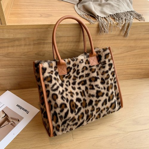 Imagen de Bolso de mano de felpa suave para mujer, bolsos de mano con estampado de vaca y leopardo para invier...